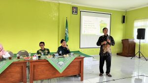 Praktisi pengelolaan sampah berikan edukasi mengenai nilai ekonomis dari pengelolaan sampah yang baik.